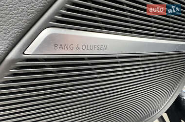 Внедорожник / Кроссовер Audi Q8 2024 в 