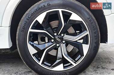 Внедорожник / Кроссовер Audi Q8 2019 в 