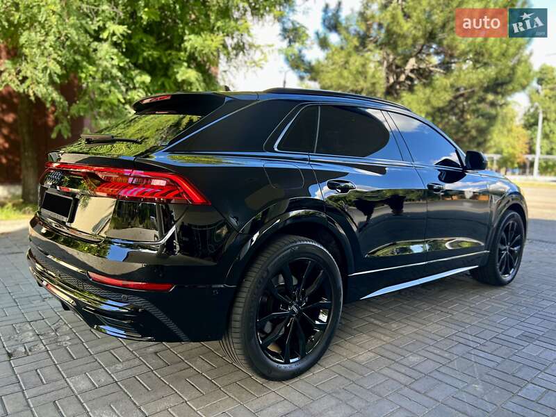 Внедорожник / Кроссовер Audi Q8 2021 в Днепре