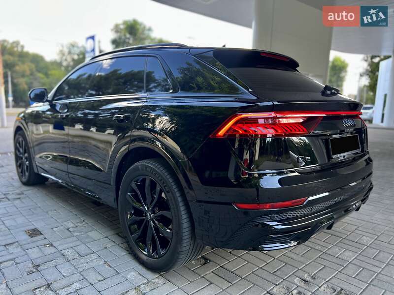 Внедорожник / Кроссовер Audi Q8 2021 в Днепре