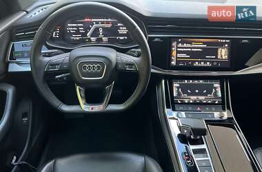 Внедорожник / Кроссовер Audi Q8 2021 в 