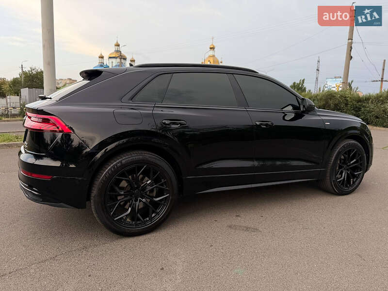 Позашляховик / Кросовер Audi Q8 2019 в Кривому Розі