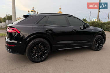 Внедорожник / Кроссовер Audi Q8 2019 в 