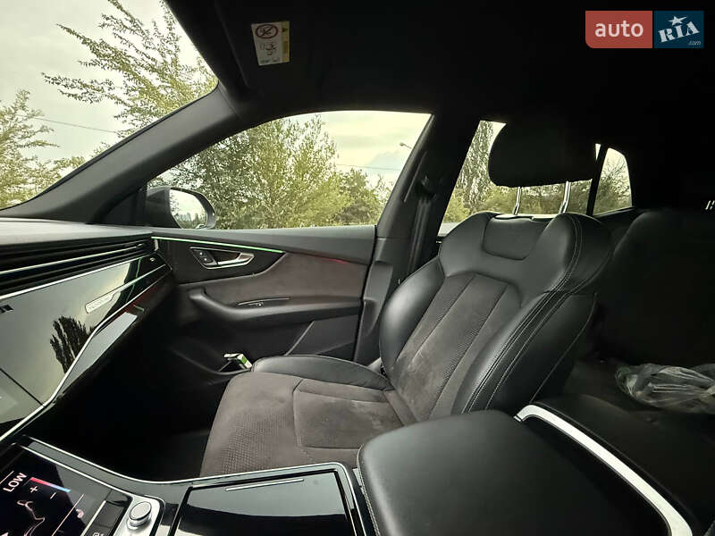 Позашляховик / Кросовер Audi Q8 2019 в Кривому Розі