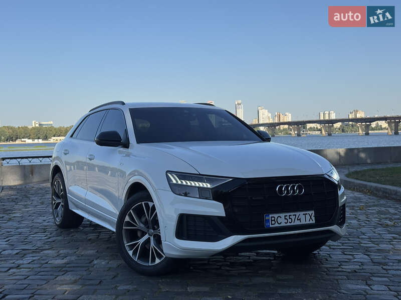 Внедорожник / Кроссовер Audi Q8 2019 в 