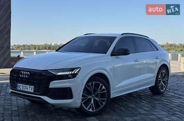 Внедорожник / Кроссовер Audi Q8 2019 в 