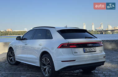 Внедорожник / Кроссовер Audi Q8 2019 в 