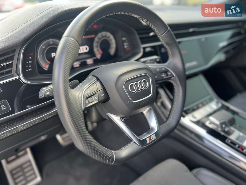 Внедорожник / Кроссовер Audi Q8 2023 в Ужгороде