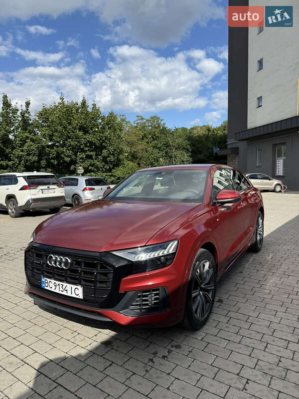 Позашляховик / Кросовер Audi Q8 2020 в Львові