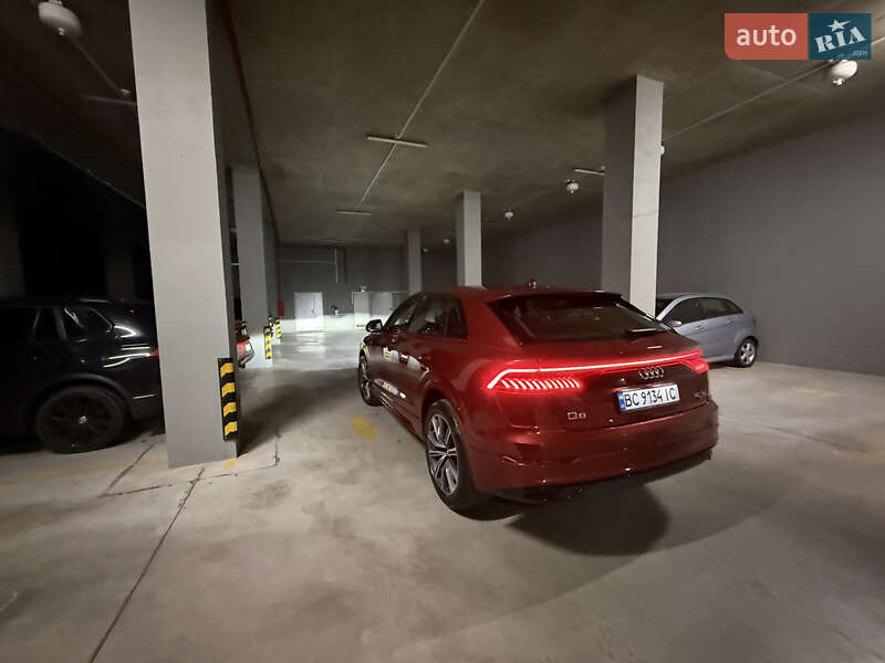 Позашляховик / Кросовер Audi Q8 2020 в Львові