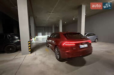 Позашляховик / Кросовер Audi Q8 2020 в 