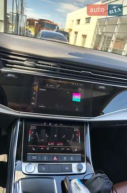 Внедорожник / Кроссовер Audi Q8 2019 в 