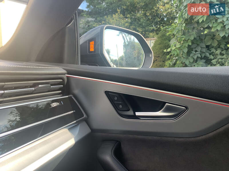 Внедорожник / Кроссовер Audi Q8 2018 в Дрогобыче