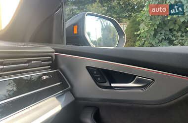 Внедорожник / Кроссовер Audi Q8 2018 в 