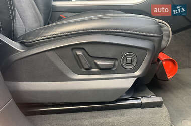 Внедорожник / Кроссовер Audi Q8 2018 в 