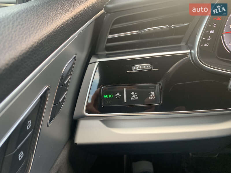 Внедорожник / Кроссовер Audi Q8 2018 в Дрогобыче