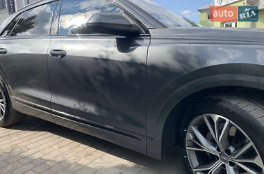 Внедорожник / Кроссовер Audi Q8 2018 в 