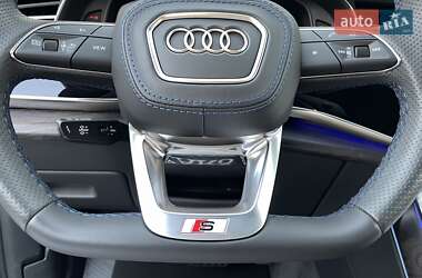 Внедорожник / Кроссовер Audi Q8 2018 в 