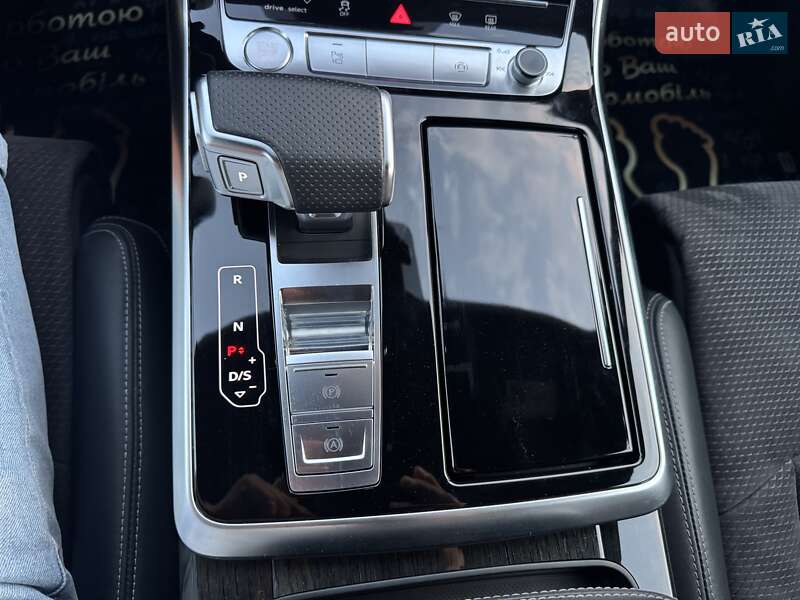 Внедорожник / Кроссовер Audi Q8 2019 в Тернополе
