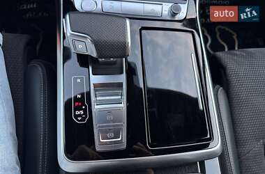 Внедорожник / Кроссовер Audi Q8 2019 в 
