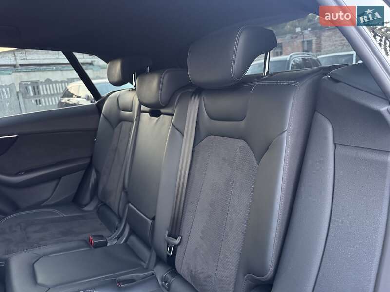 Внедорожник / Кроссовер Audi Q8 2019 в Тернополе