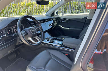 Позашляховик / Кросовер Audi Q8 2018 в 