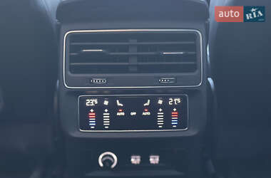 Позашляховик / Кросовер Audi Q8 2018 в  фото 29 Позашляховик / Кросовер Audi Q8 2018 в