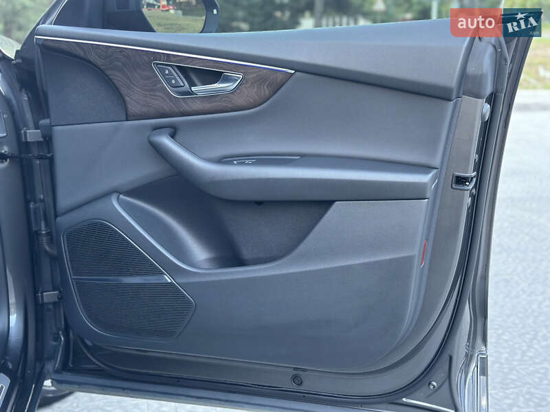 Внедорожник / Кроссовер Audi Q8 2018 в Львове