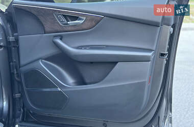 Позашляховик / Кросовер Audi Q8 2018 в  фото 35 Позашляховик / Кросовер Audi Q8 2018 в