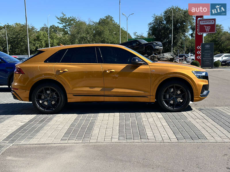 Внедорожник / Кроссовер Audi Q8 2019 в Одессе