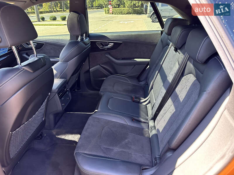 Внедорожник / Кроссовер Audi Q8 2019 в Одессе