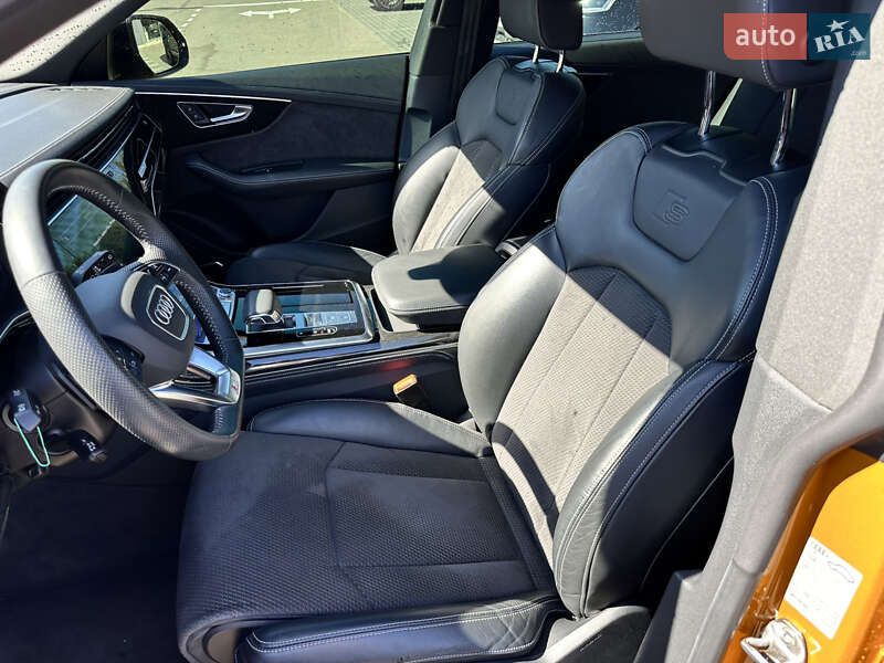 Внедорожник / Кроссовер Audi Q8 2019 в Одессе