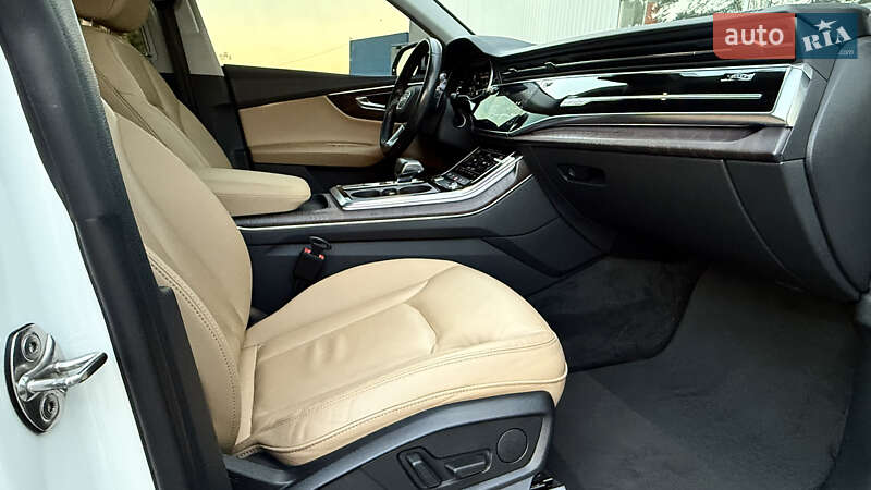 Внедорожник / Кроссовер Audi Q8 2019 в Запорожье