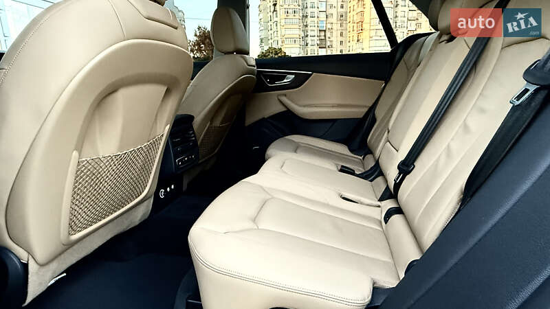 Внедорожник / Кроссовер Audi Q8 2019 в Запорожье
