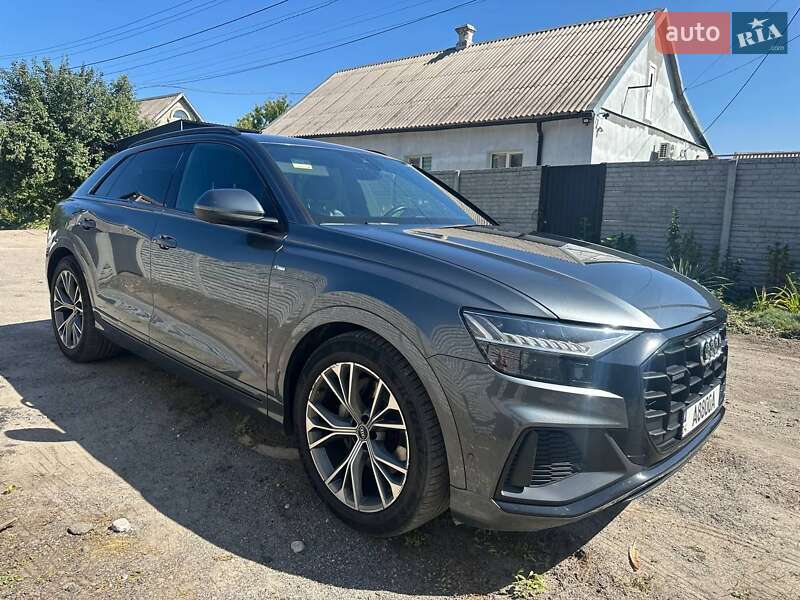 Внедорожник / Кроссовер Audi Q8 2021 в Киеве