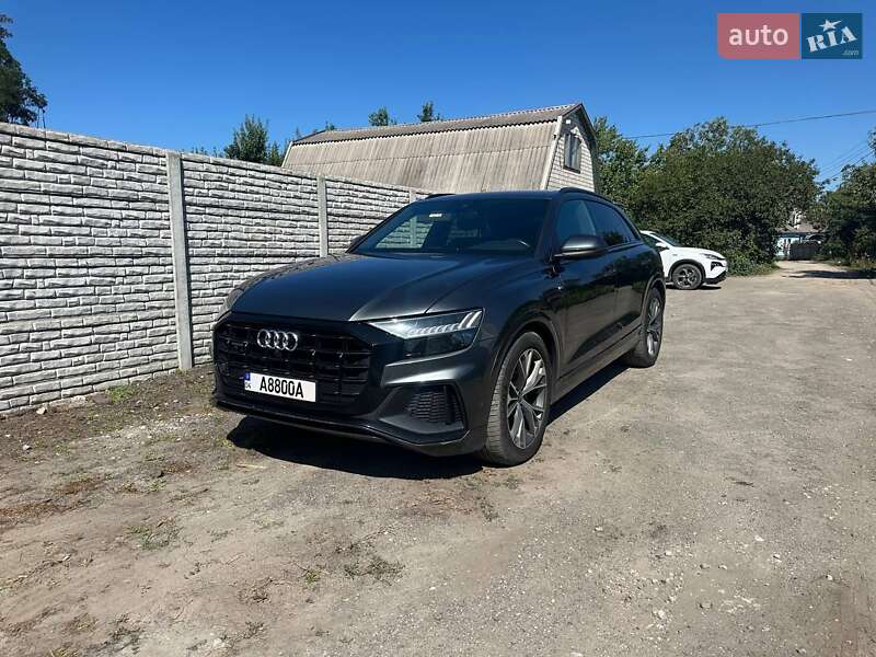Внедорожник / Кроссовер Audi Q8 2021 в Киеве