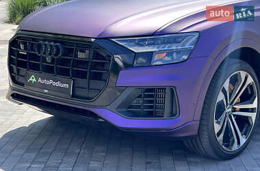Внедорожник / Кроссовер Audi Q8 2021 в 