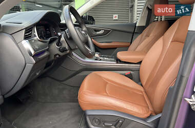 Внедорожник / Кроссовер Audi Q8 2021 в 