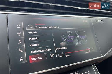 Внедорожник / Кроссовер Audi Q8 2021 в 