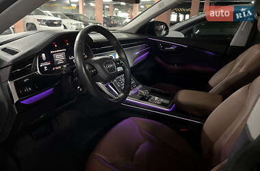 Внедорожник / Кроссовер Audi Q8 2021 в 