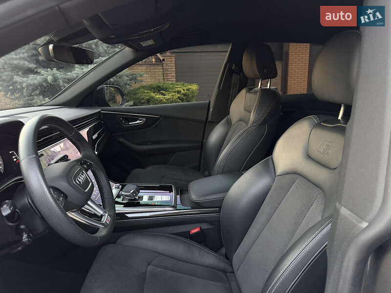 Позашляховик / Кросовер Audi Q8 2019 в Києві