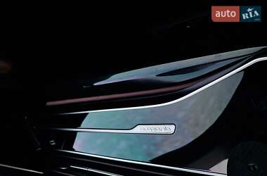Внедорожник / Кроссовер Audi Q8 2019 в 