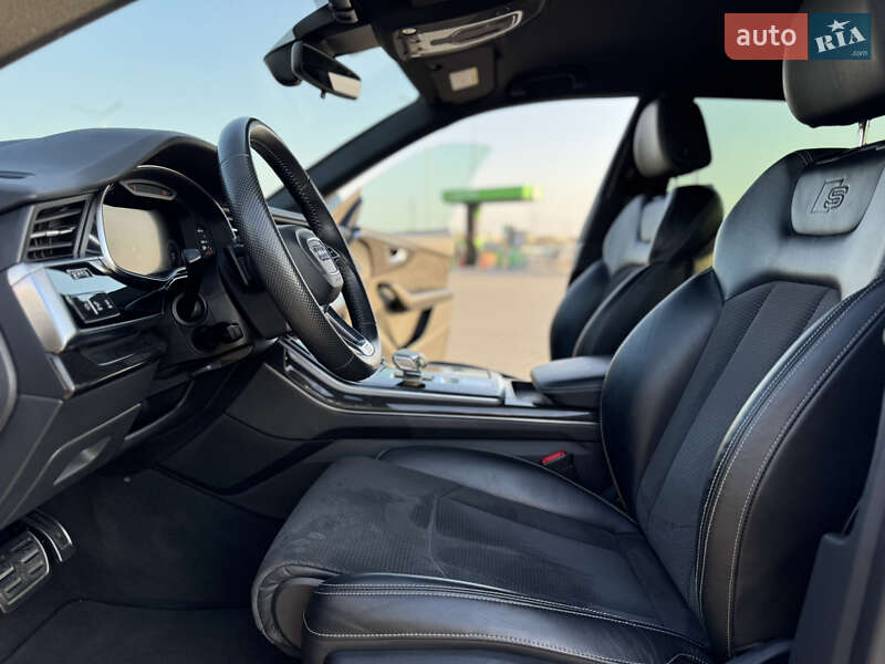 Внедорожник / Кроссовер Audi Q8 2020 в Киеве