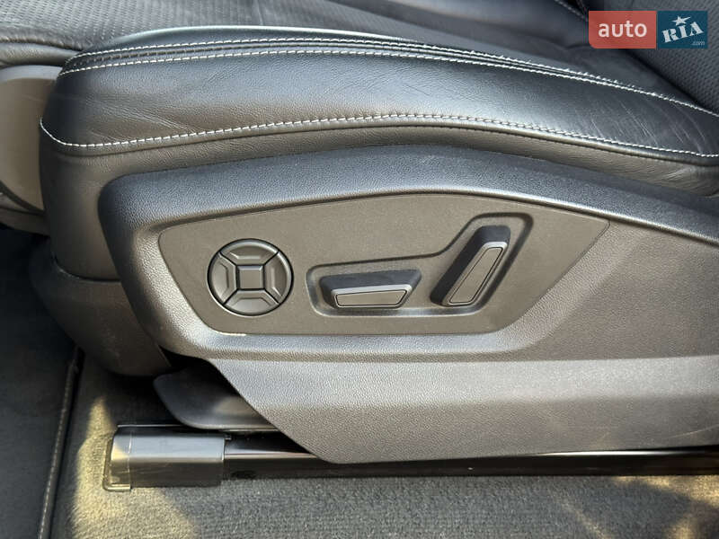 Внедорожник / Кроссовер Audi Q8 2020 в Киеве