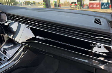 Внедорожник / Кроссовер Audi Q8 2020 в 
