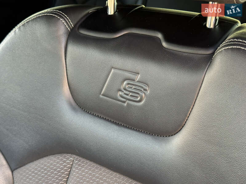 Внедорожник / Кроссовер Audi Q8 2020 в Киеве