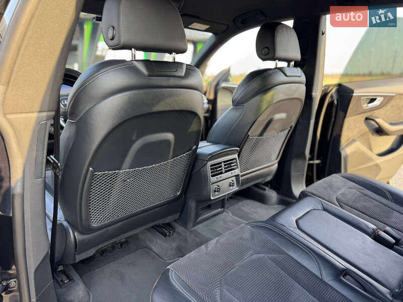 Внедорожник / Кроссовер Audi Q8 2020 в Киеве