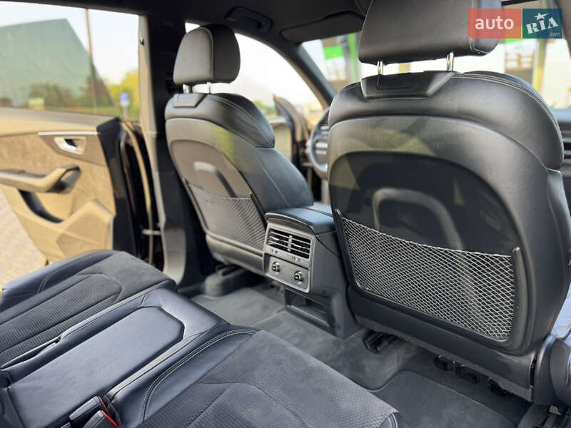 Внедорожник / Кроссовер Audi Q8 2020 в Киеве