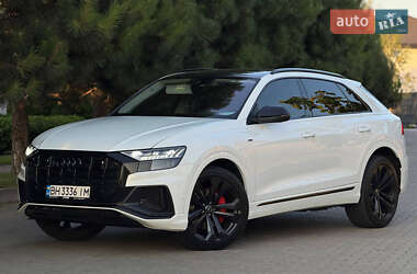Позашляховик / Кросовер Audi Q8 2018 в 