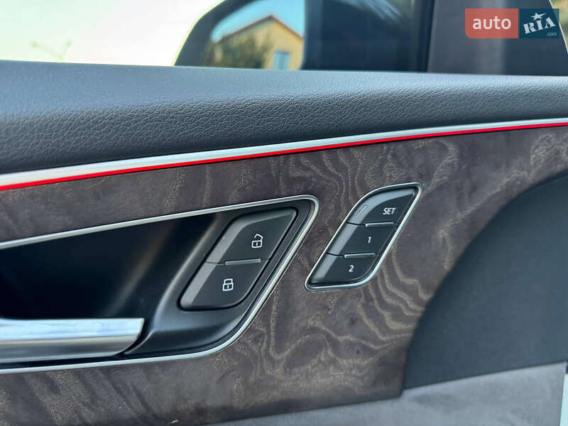 Внедорожник / Кроссовер Audi Q8 2018 в Одессе